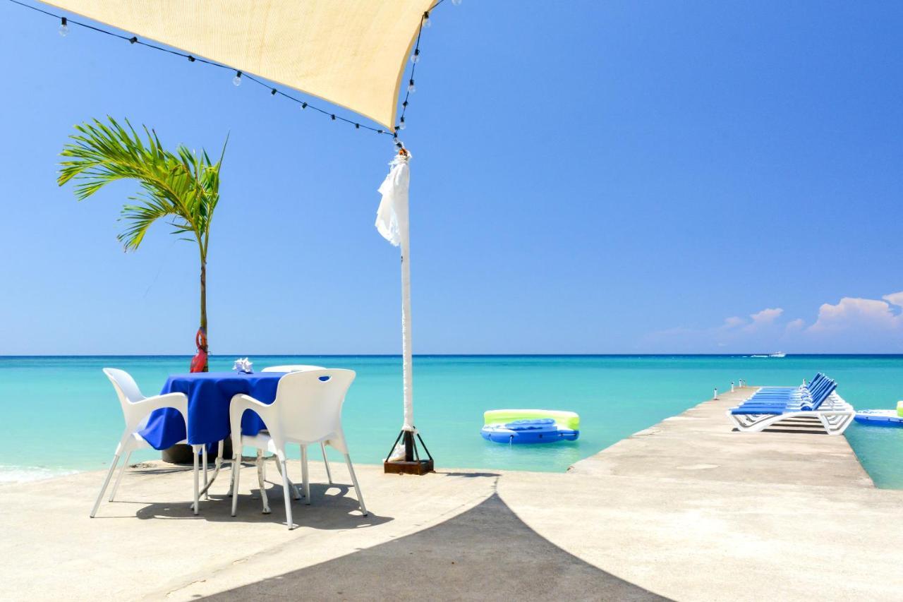 Beach Front Hotel Ocho Rios Exterior photo